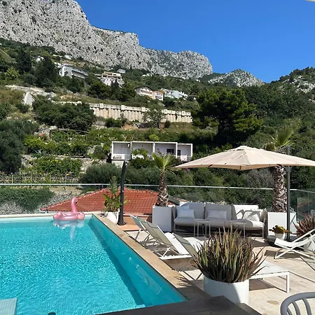 Oneum - Sol With Privat Pool Apartman